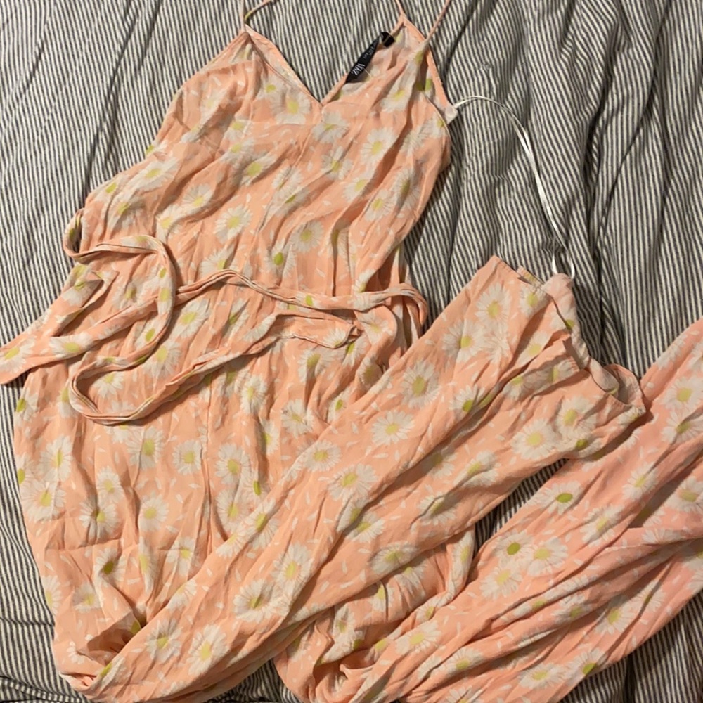 Zara jumpsuit with zipper and tie - Picture 2 of 3